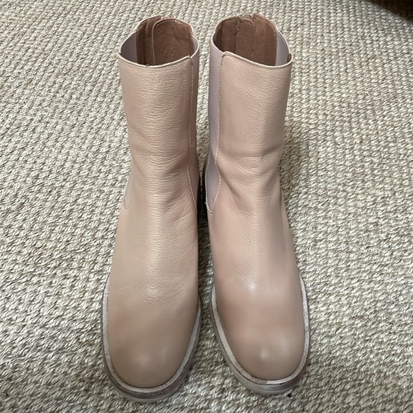 Free People Essential Chelsea Boots - Antique White - Picture 4 of 7